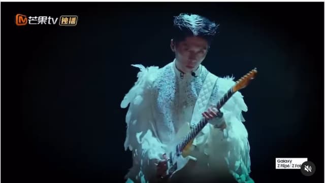 ギタリストMIYAVI　パフォーマンス動画を公開