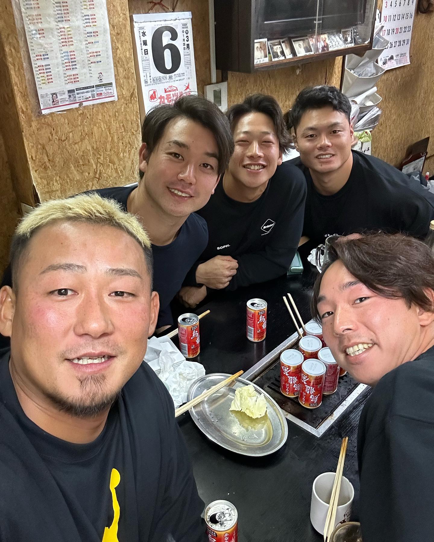 「烏龍茶で我慢」中田翔が宇佐見、細川らチームメイトと食事会の様子を公開！