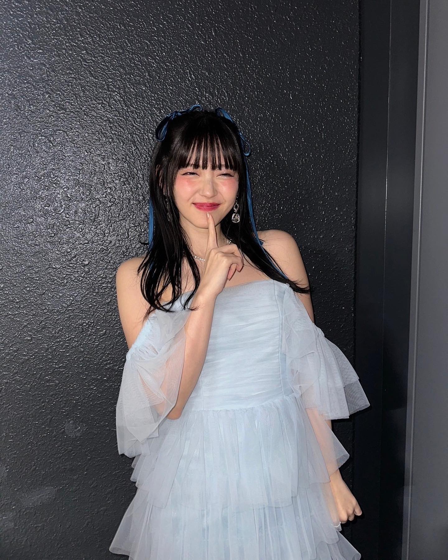 鈴木愛理 安定の”前髪ぱっつん” 真似するファン続出！？