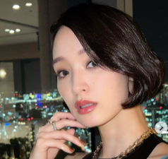剛力彩芽、VOGUE JAPAN 25周年パーティーでの華麗な姿を披露「東京タワーより輝いている！」