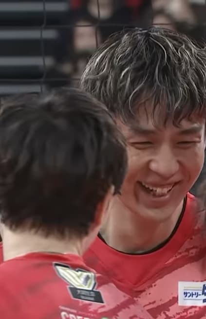 「忍者プレー！！」小野寺太志が試合中に超反射のスーパープレーを披露！