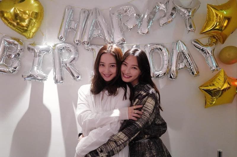 まるで姉妹！？佐々木希と大政絢の仲良しツーショットが話題に💖