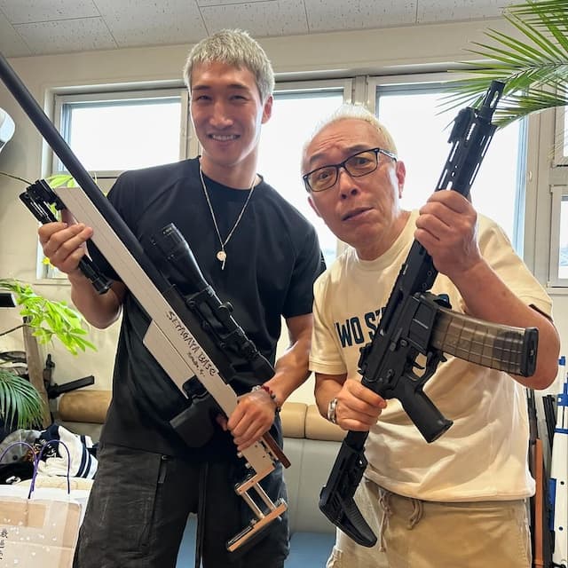 安保瑠輝也 所ジョージと2ショットで少年すぎる笑顔を公開