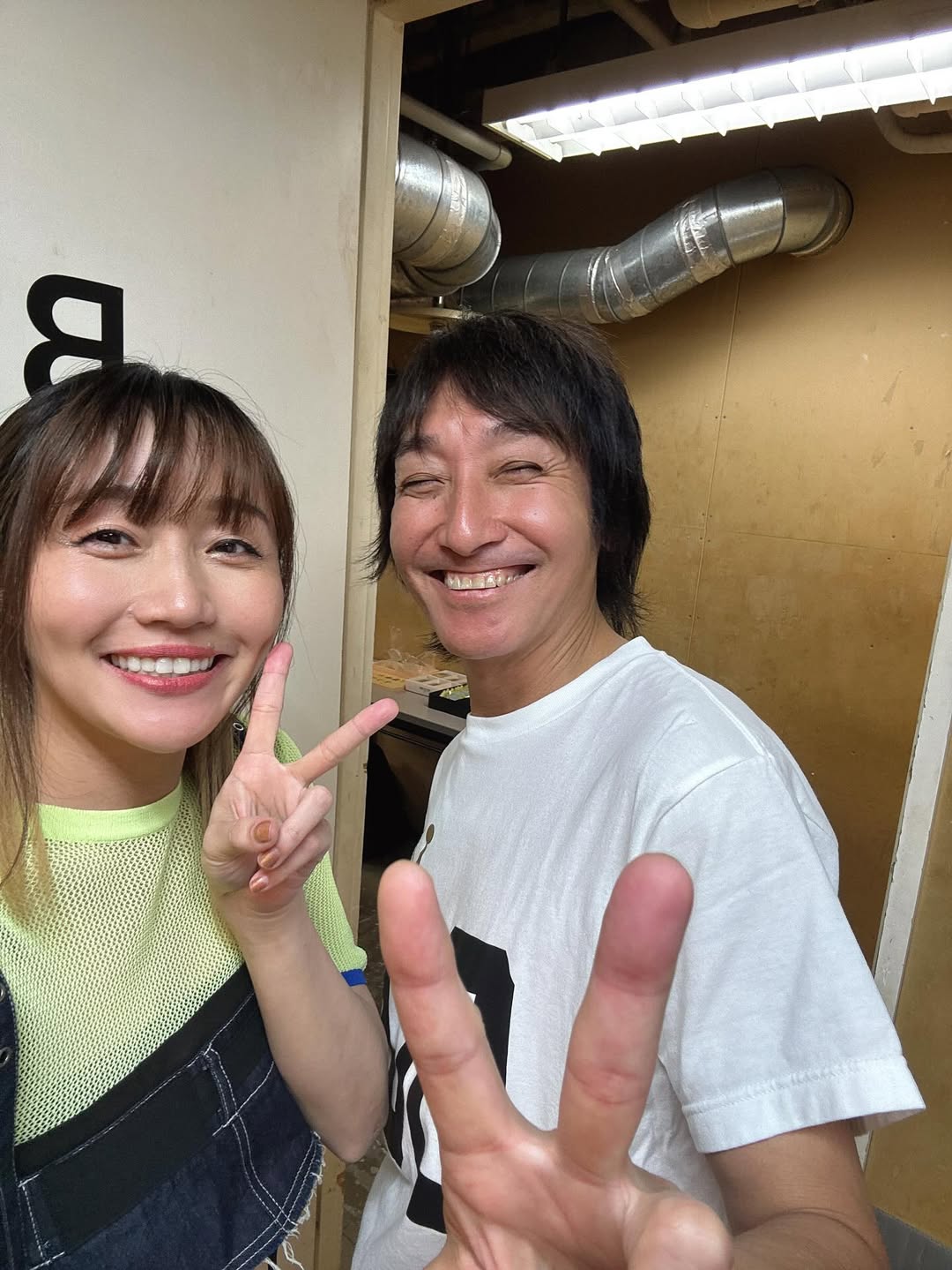 シンガーソングライター・矢井田瞳、〇〇のギターを務めるあの人とツーショットを公開！