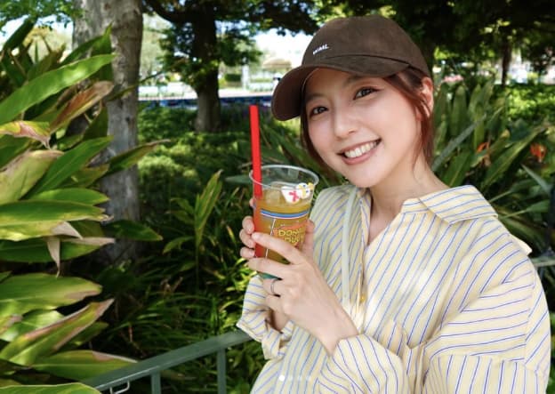 真野恵里菜がディズニーランドでのオフショットを投稿！