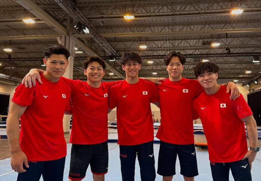 「団体で笑顔の決勝進出」岡慎之助、仲間との絆と闘志を一枚に込めて投稿