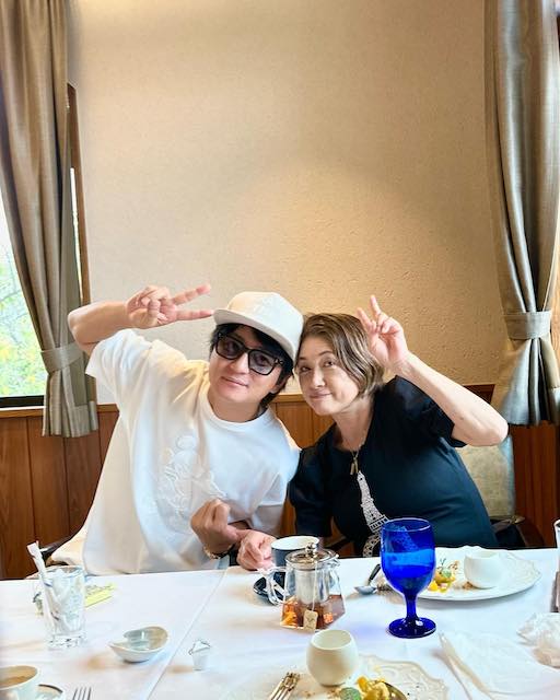 上地雄輔、育ての母とのランチツーショット「見てるだけで幸せになる」