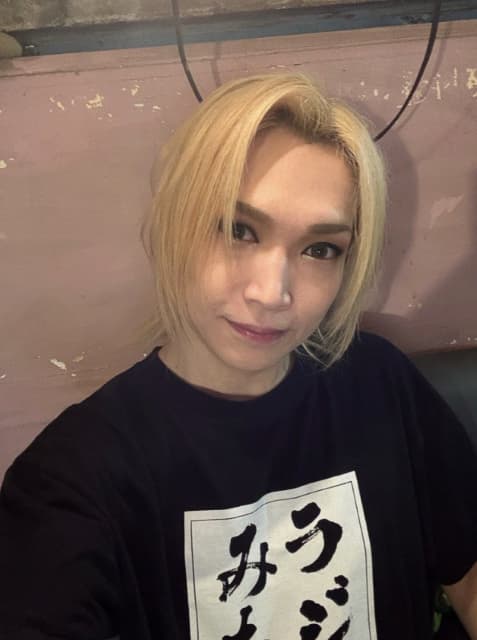 「皆さんありがとうございましたー！(^-^)」ゴールデンボンバー・鬼龍院翔が新宿でイベントを実施！感想を語る