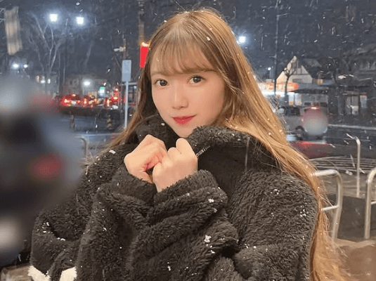 「美の女神！」元プロ野球チアリーダー、雪が舞う大地で”あったか・ヴィーナスショット”を披露「美〜〜〜！」