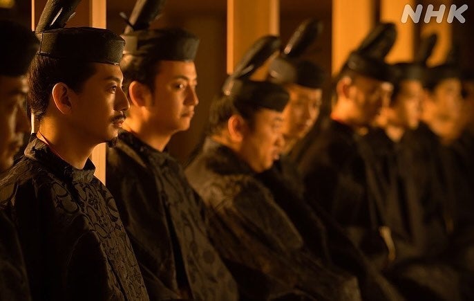 平安時代姿の三浦翔平！高確率で隣にいるのはあの有名俳優