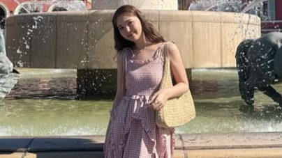 「ニコルは絵になるなぁ～」藤田ニコル、初めてのニースで“オフラインラブ”聖地巡礼