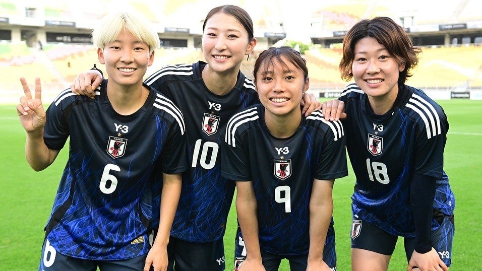 「この髪の長さに誰もが振り向く」…美女MF、代表で見せた“悔しさの笑顔”