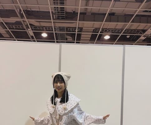 日向坂46・上村ひなの、“寄せ集め”オフショット公開！