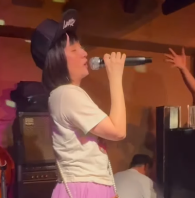 千秋、シラフで全力！80年代歌謡曲イベントで即興パフォーマンス披露
