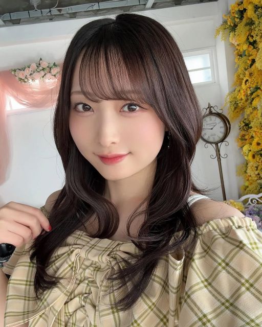 「今日もお互い頑張ろうねぇ」清原梨央、オフショルから