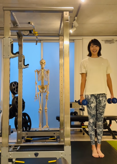 「にひはははははは」狩野舞子がスクワットトレーニング動画を公開！