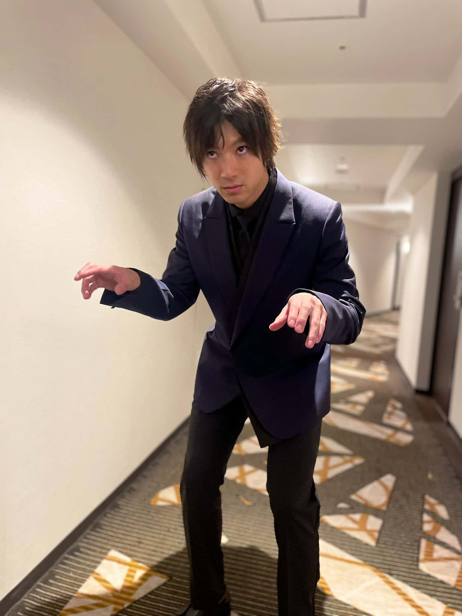 山田裕貴がキュートなゴジラに！ファン「上目づかいとゴジラのポーズ 可愛いすぎ😂😍」