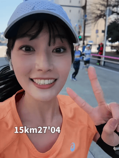 「相変わらず可愛い笑顔」美しすぎと話題のランナー、マラソン大会で見せた”女神スマイル・ラン”にファン感激！「癒されます、大好き」