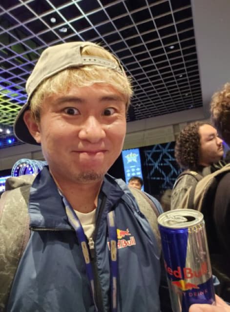 「CEOのプールそろそろ始まります！」プロゲーマー・ボンちゃんがCEOの舞台へ