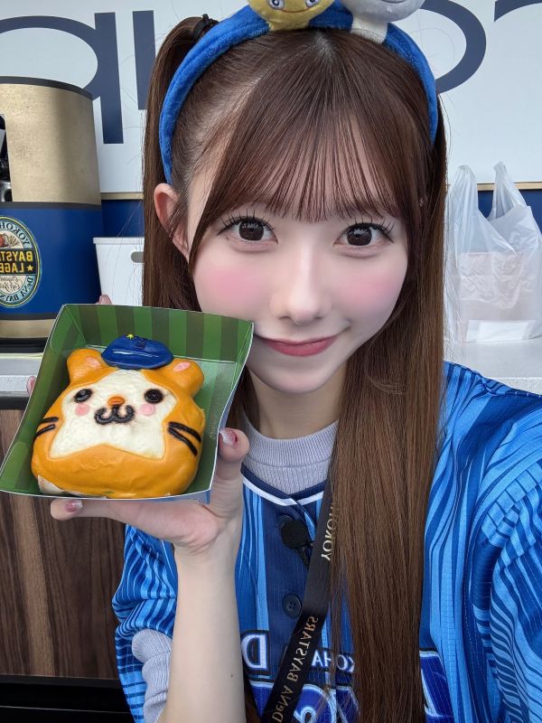 AKB48・千葉恵里、ユニフォーム姿で挑んだ大舞台　セレモニアルピッチに緊張の面持ち