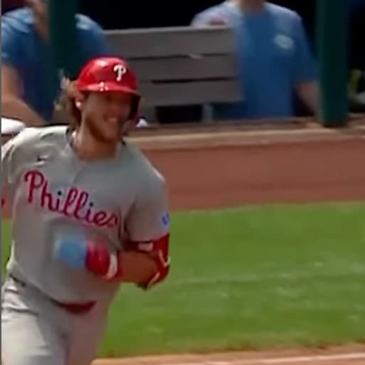 肋骨骨折からのスリーラン！復帰のアレク・ボーム、見事な本塁打　フィリーズ公式インスタグラムより