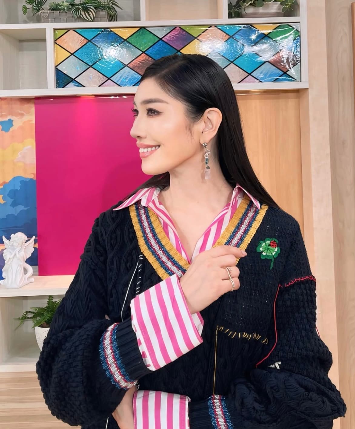 「ミカさんの衣装は見ててカラフルで元気をもらえたり、カッコ良くて真似したくなったり」アンミカ、お洒落すぎる衣装ショットが話題に