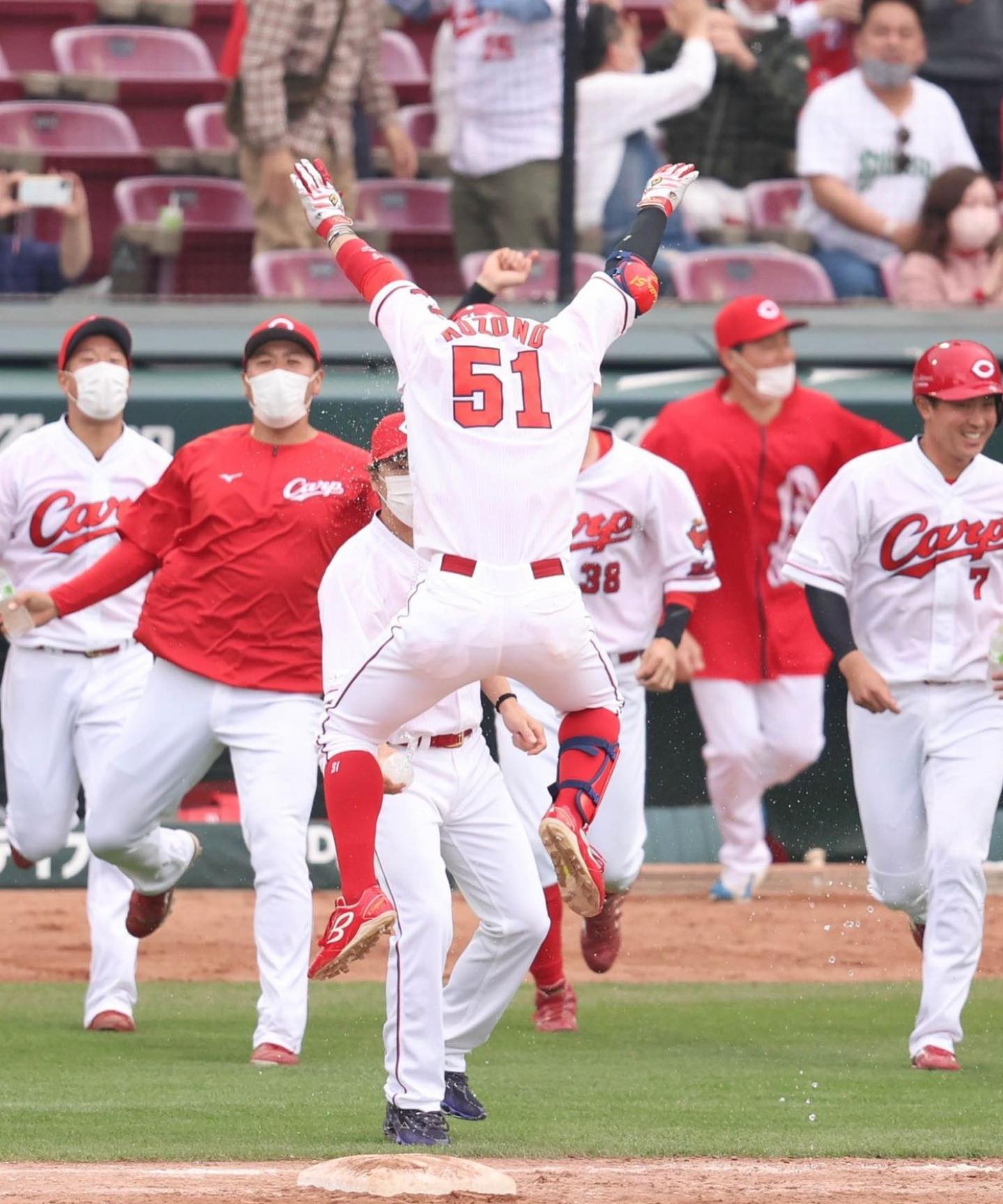 小園海斗が自身初のサヨナラに思わず大ジャンプ「最高でした✨✨」