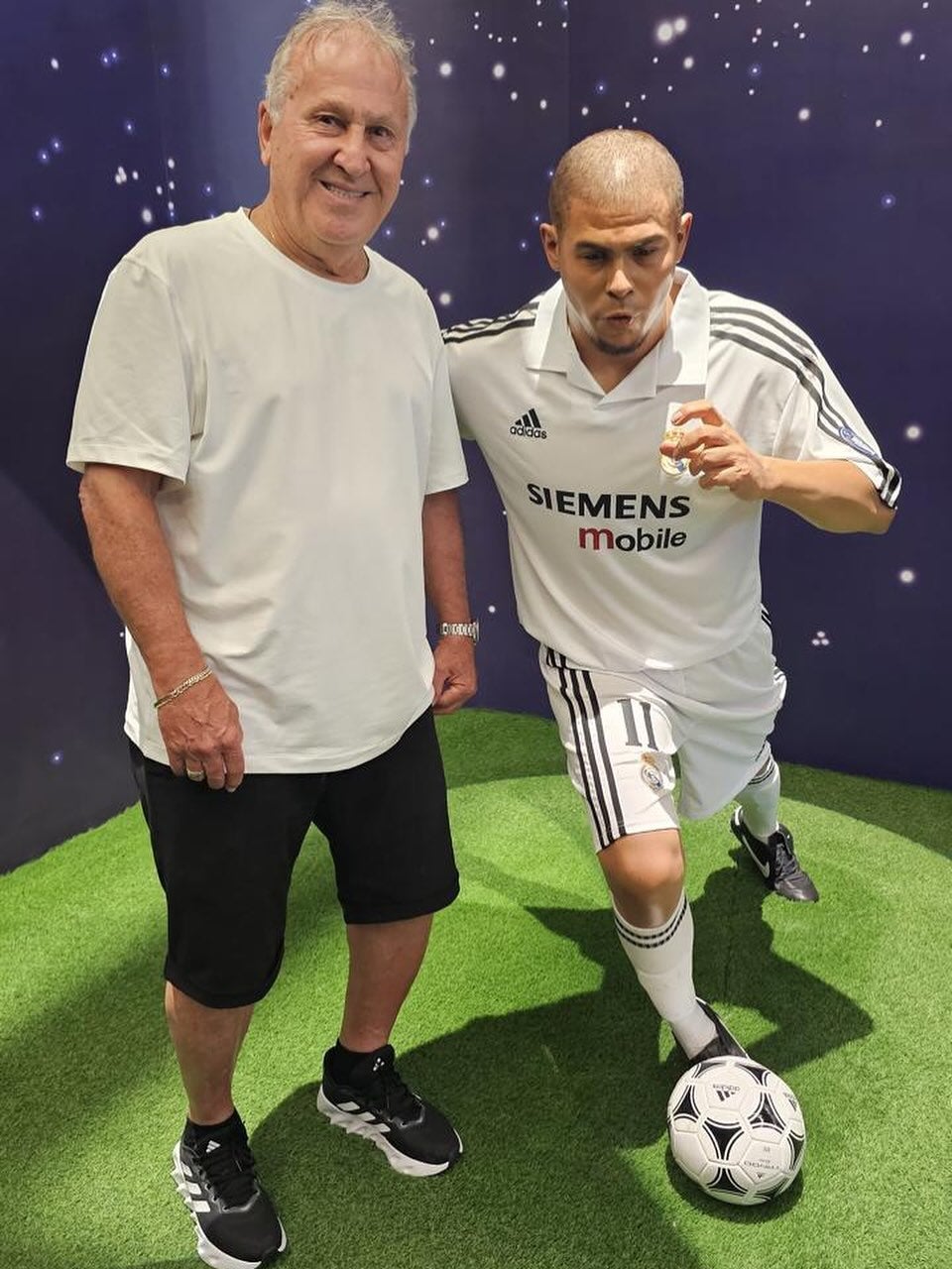 ジーコがロナウドに会いにドバイへ?！5度見確実のレジェンド"珍2ショット"が話題に！