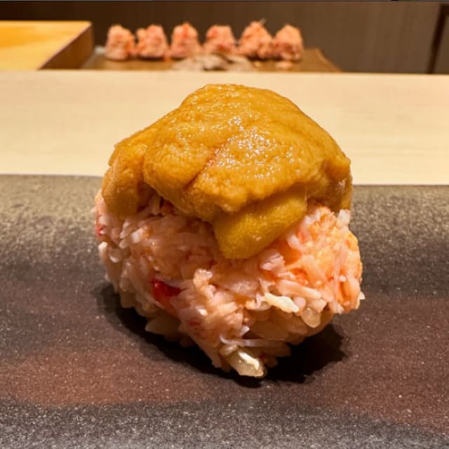 「もはや何を食べているか分からない」有吉弘行の豪華すぎる〇〇投稿が話題に！