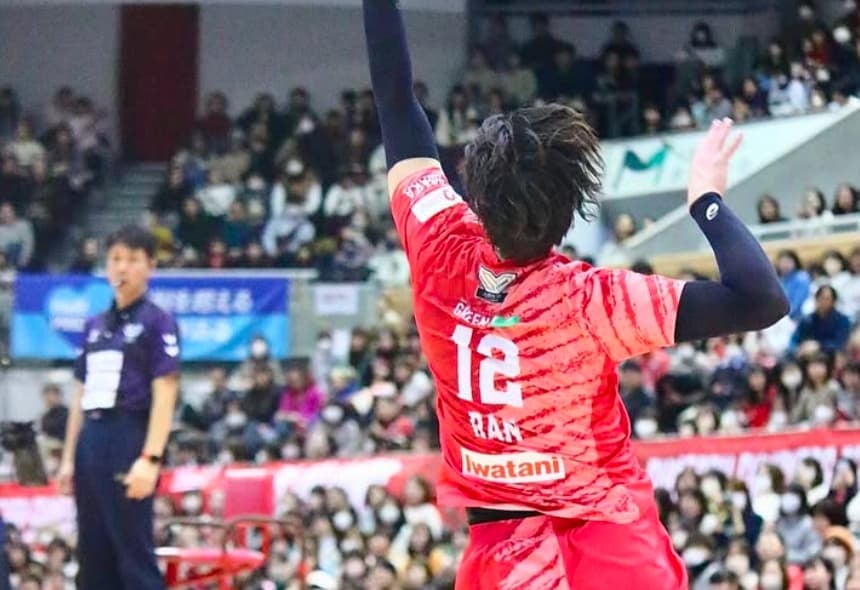 笑顔がたまらん♡」髙橋藍 試合中の写真を公開！！ | 話題の投稿