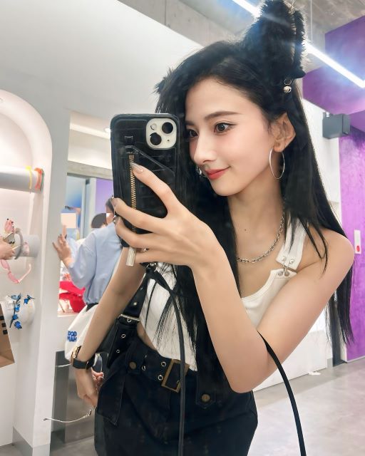 「こんばんにゃん」CJD・AOI、ネコミミ自撮りショットが可愛すぎると話題！