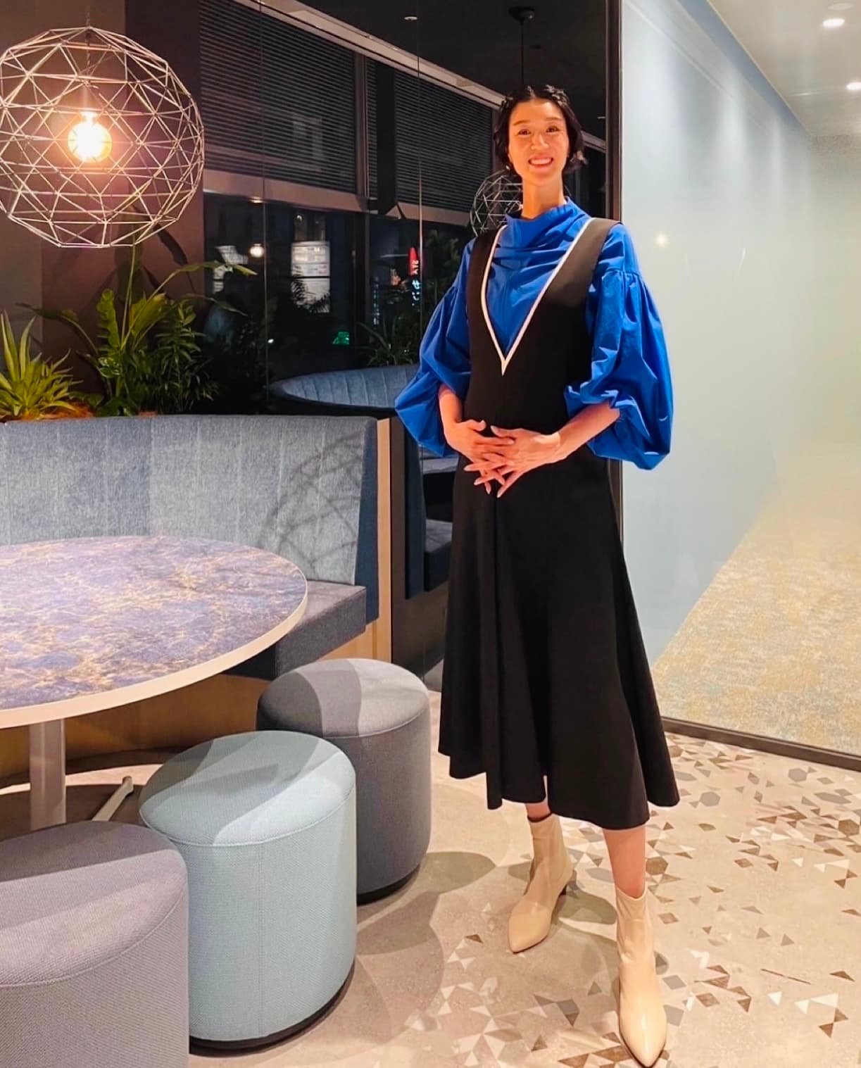 栗原恵の最新ショットが話題に「ブルー、素敵です」「きゃわいー」