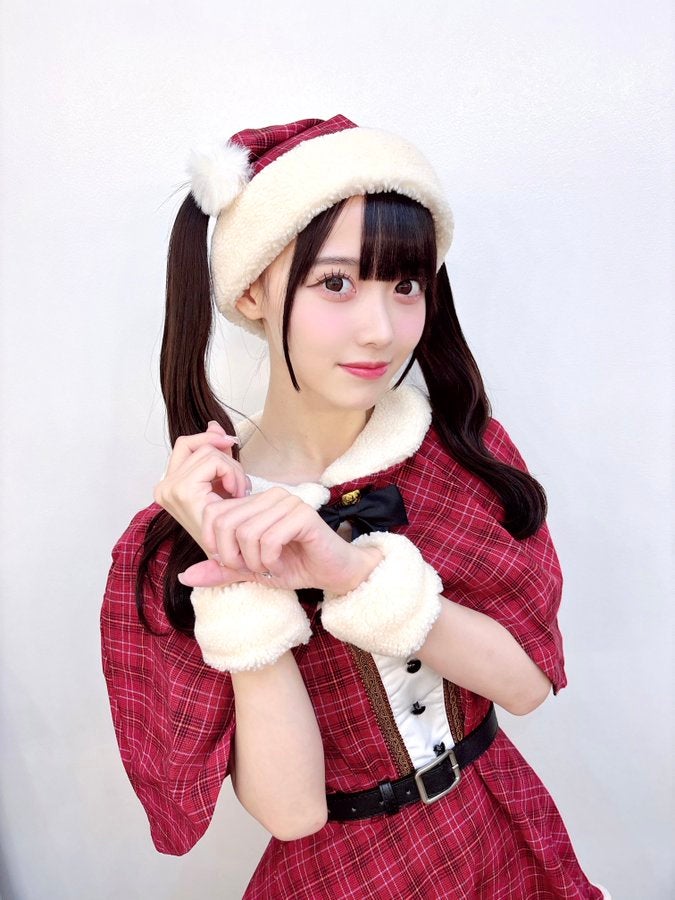 「いい子にしか見えないんだけど…」あの人気アイドルが可愛すぎるサンタ姿でプレゼントをお届け！！