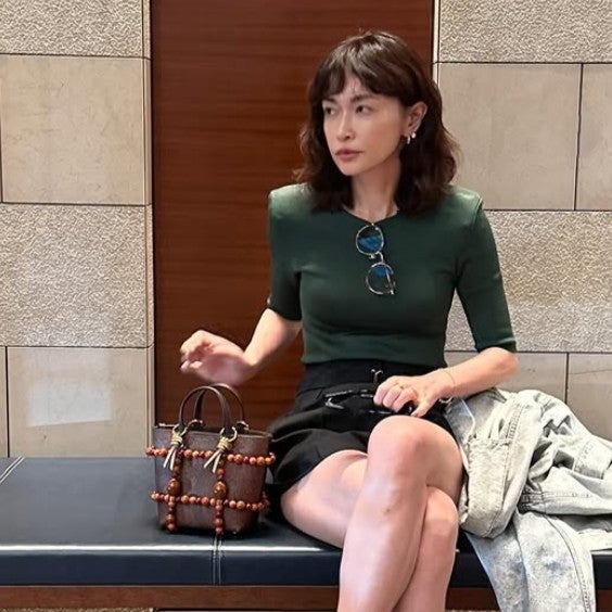 長谷川京子が美脚際立つファッションコーデを披露し「お美しい、完璧です」「素敵すぎる」とファン歓喜