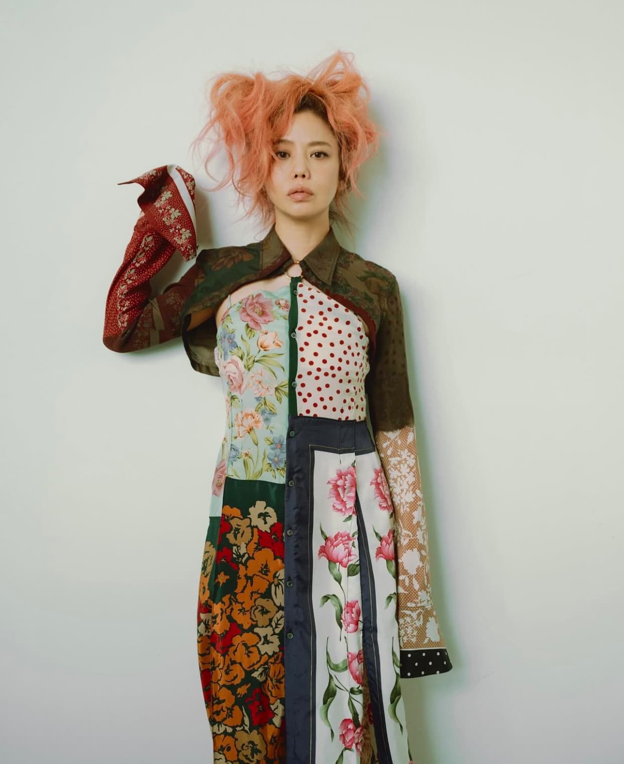 Chara、57歳お誕生日投稿に祝福コメント殺到中〜！「信じられない！こんなに可愛いなんて」「こんな57歳、希望しかないです」「Charaさんは年取らない笑」