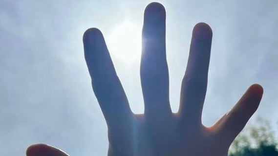 アウトドア派の木村拓哉も、この暑さに若干押され気味!?