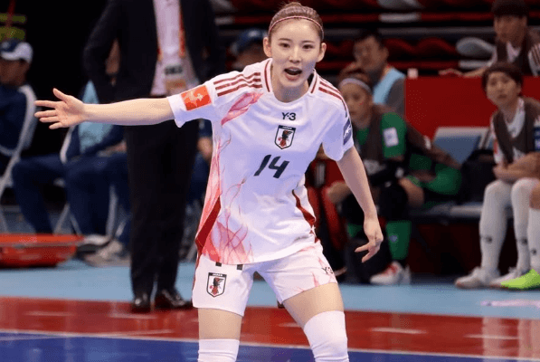 「応援してます」美女フットサル選手・松本直美、ASIAN CUP2025の試合報告！クールショットにファンエール続出 「ナイスファイトでした」
