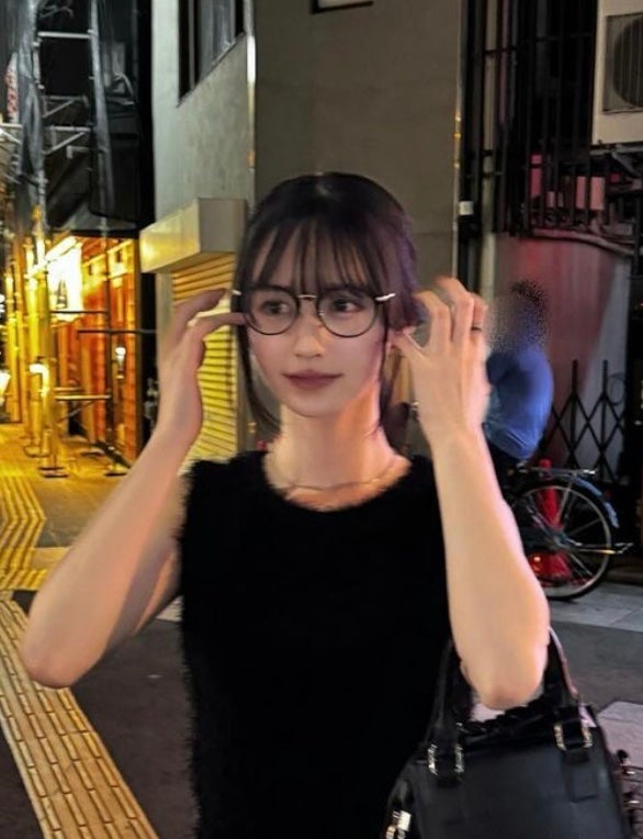 「メガネかわいい！」新鮮な私服ショットを公開
