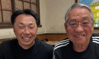 宮本慎也、ヤクルト二軍キャンプを訪問！「みんな元気そうで何より」