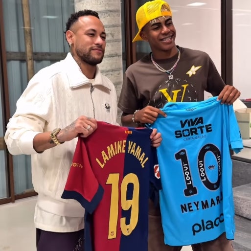 ヤマルが17歳最後の夏を憧れの人と過ごし大はしゃぎ！「これは熱い！」「2人とも楽しそう！」とファン見守る