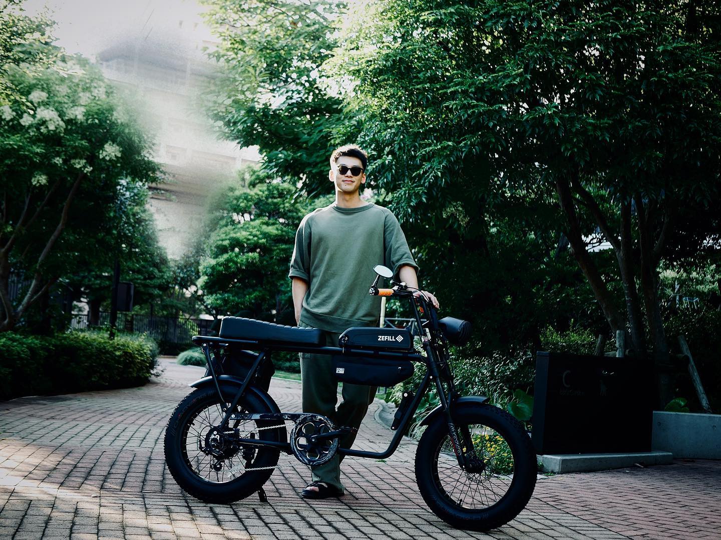 竹内涼真さん「おれのかわいい相棒」バイクショットを披露