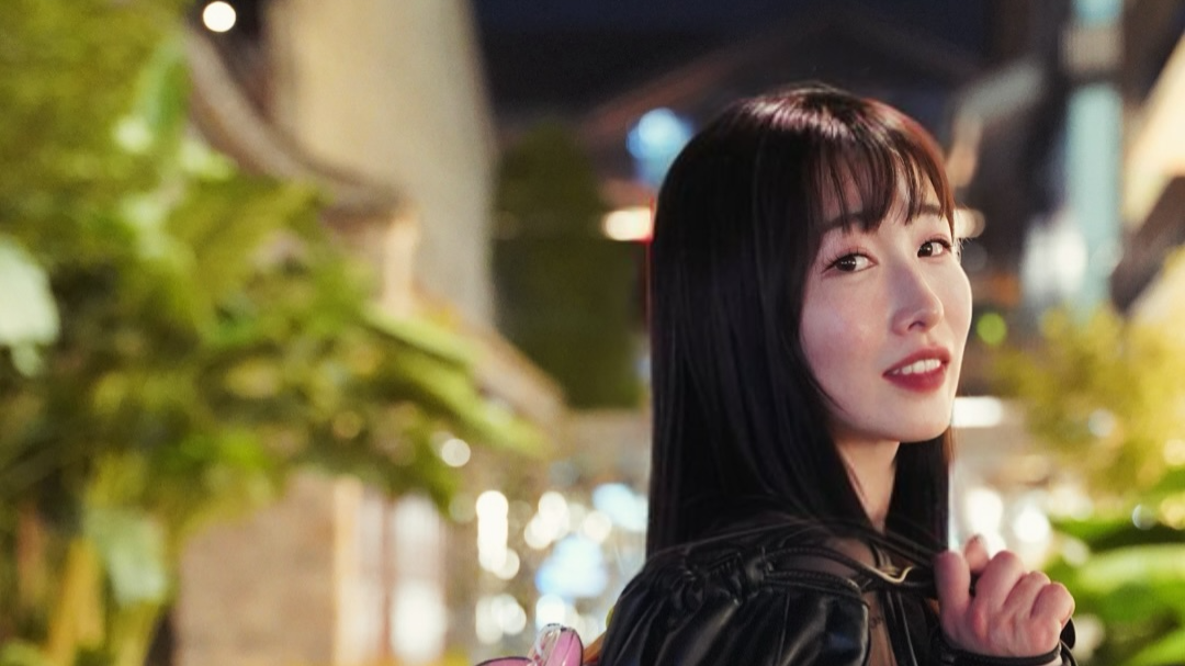 美女プロスノーボーダー・鬼塚雅、Labubuの魅力に夢中——中国での新たな楽しみに