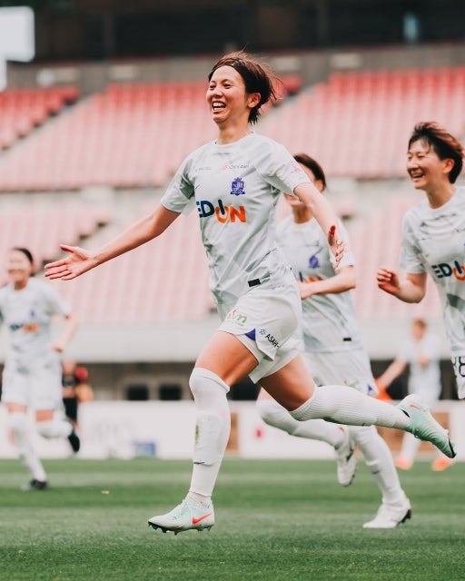 サンフレッチェ広島レジーナ・呉屋絵理子が右膝手術を報告、仲間と笑顔で駆けた姿に「復帰を信じる」声