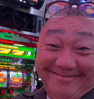 「癒し度MAX！」極楽とんぼ・山本圭壱、愛娘と品川庄司の“ほっこり3ショット”が話題に