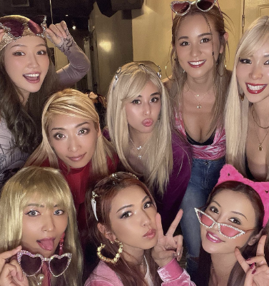 渡辺加苗、Y2Kハロウィンコスチューム公開！“みんなぎゃるー！で可愛いいい”