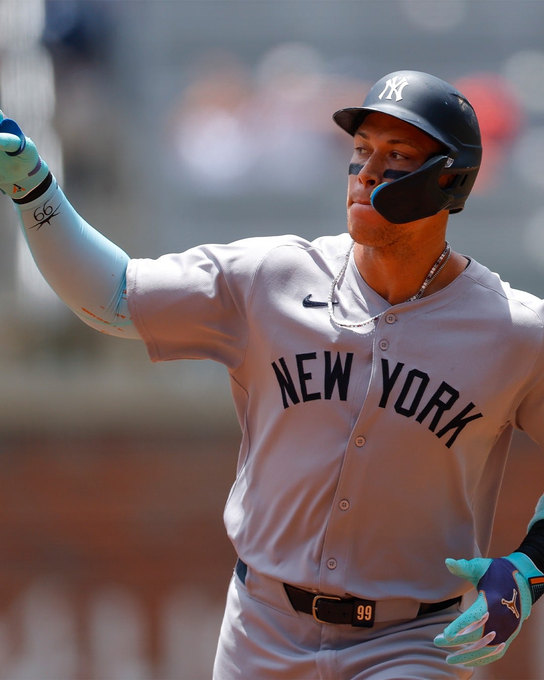 ヤンキースのアーロン・ジャッジ、後半戦1発目となる第36号ソロホームランで1位のローリーに2本差！！