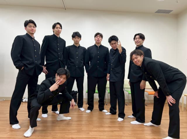 「ブルテオン クローズ！！！」清水邦広が大阪ブルテオン選手の学ラン姿をシェア