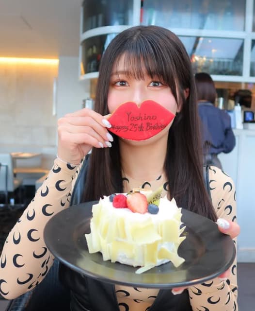 愛され具合が一目でわかる！グラドル・ちとせよしの 25歳の誕生日を迎える！