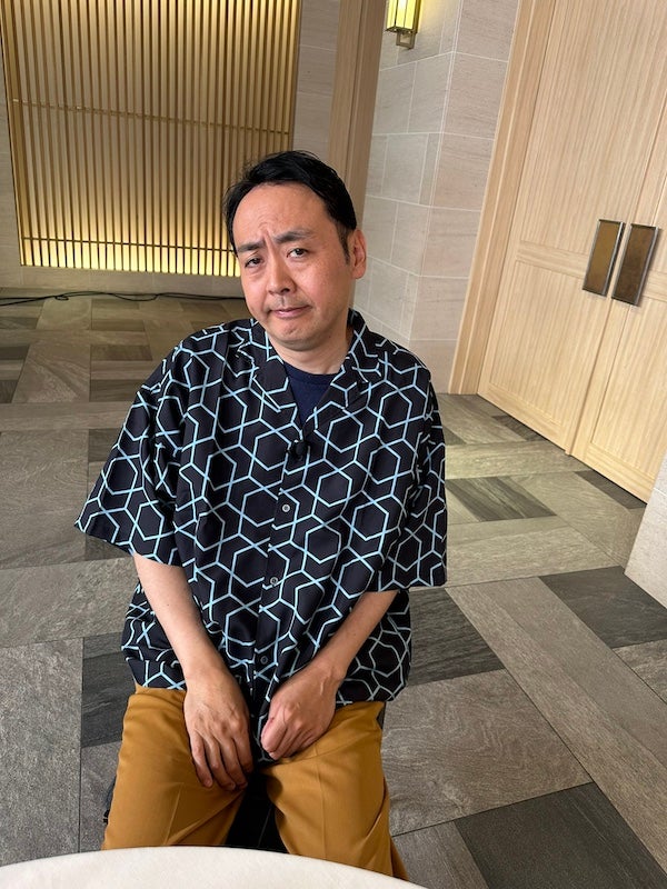 有吉弘行が親友のアンガールズ田中の写真を公開　疲れきっている理由とは