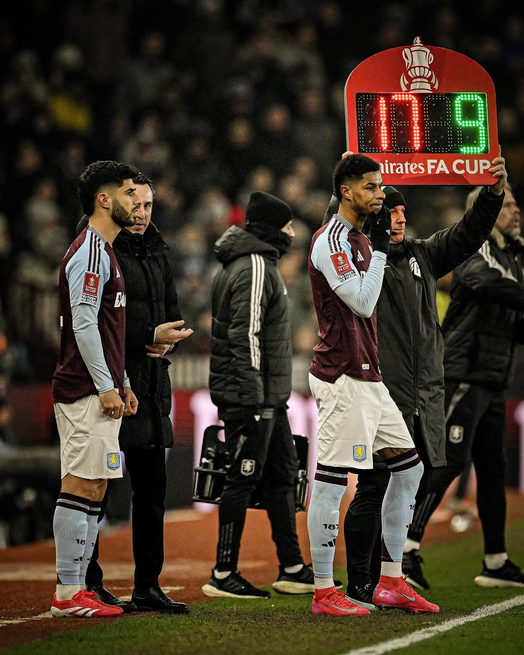 アストン・ヴィラ、2人のビッグネームが揃い踏みデビュー